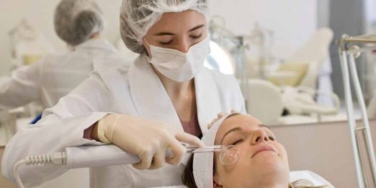 Microneedling vs Chemical Peels: Efficacy, Benefits, and Differences