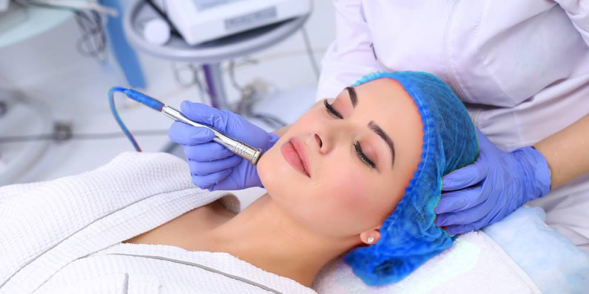 6 Essential Facts About Facial Peels From the Experts